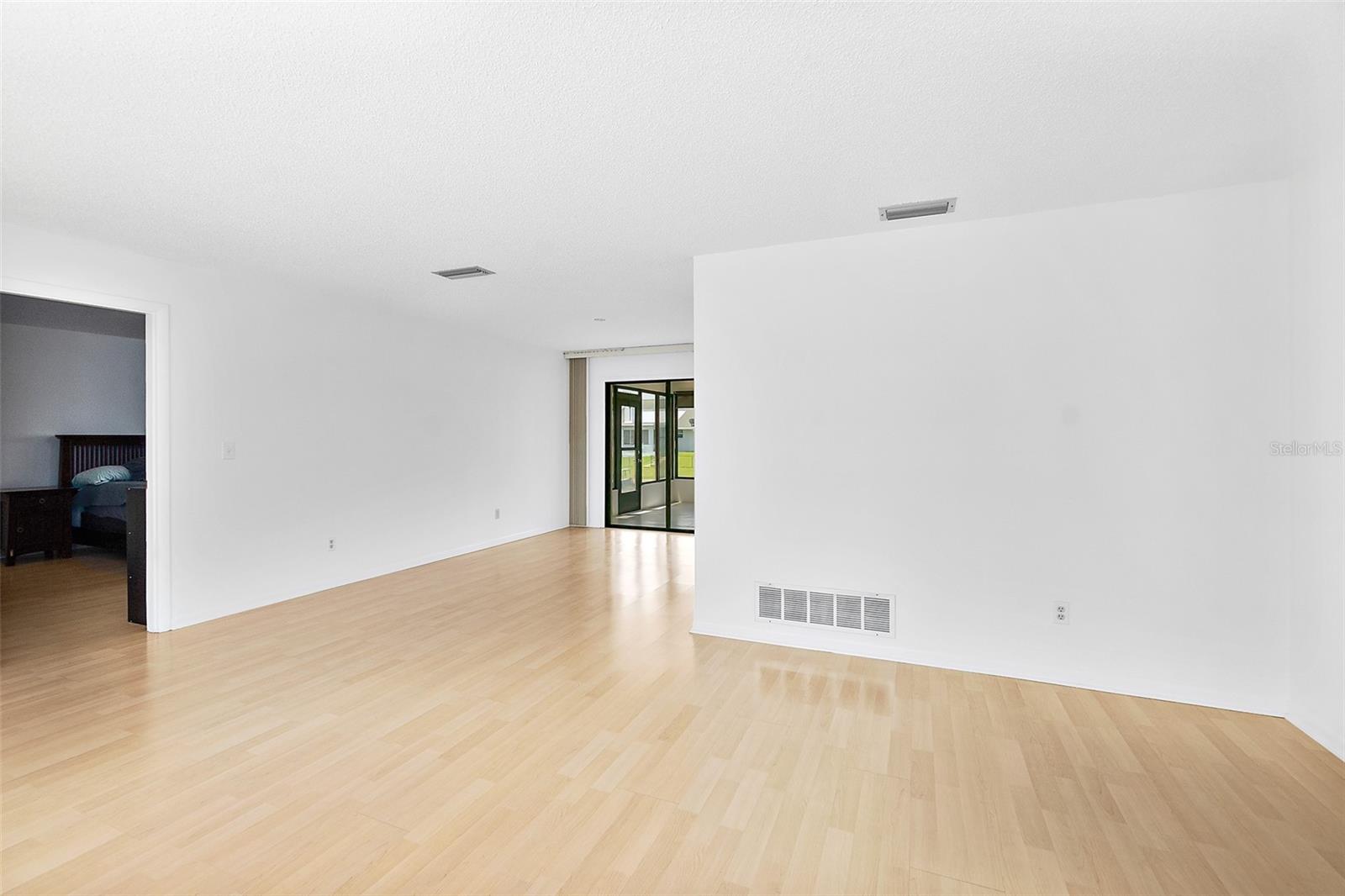 Image 8 of 54 For 26 Claymont Court S