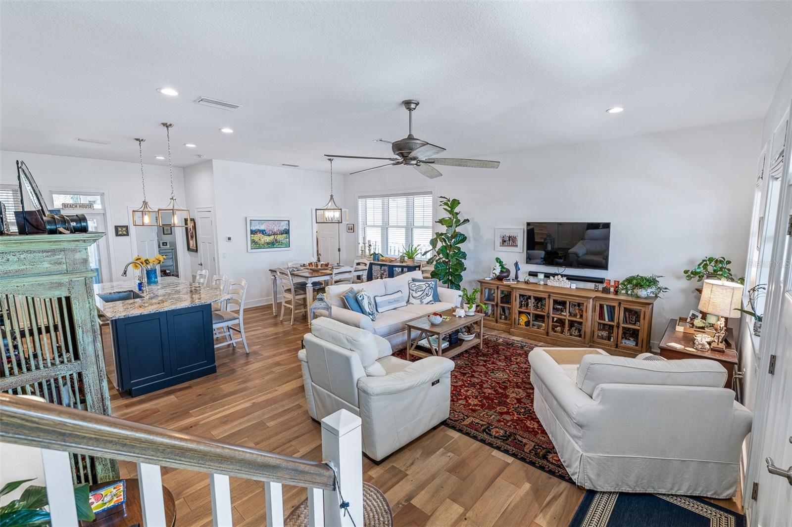Listing photo id 9 for 1318 Riverside Drive