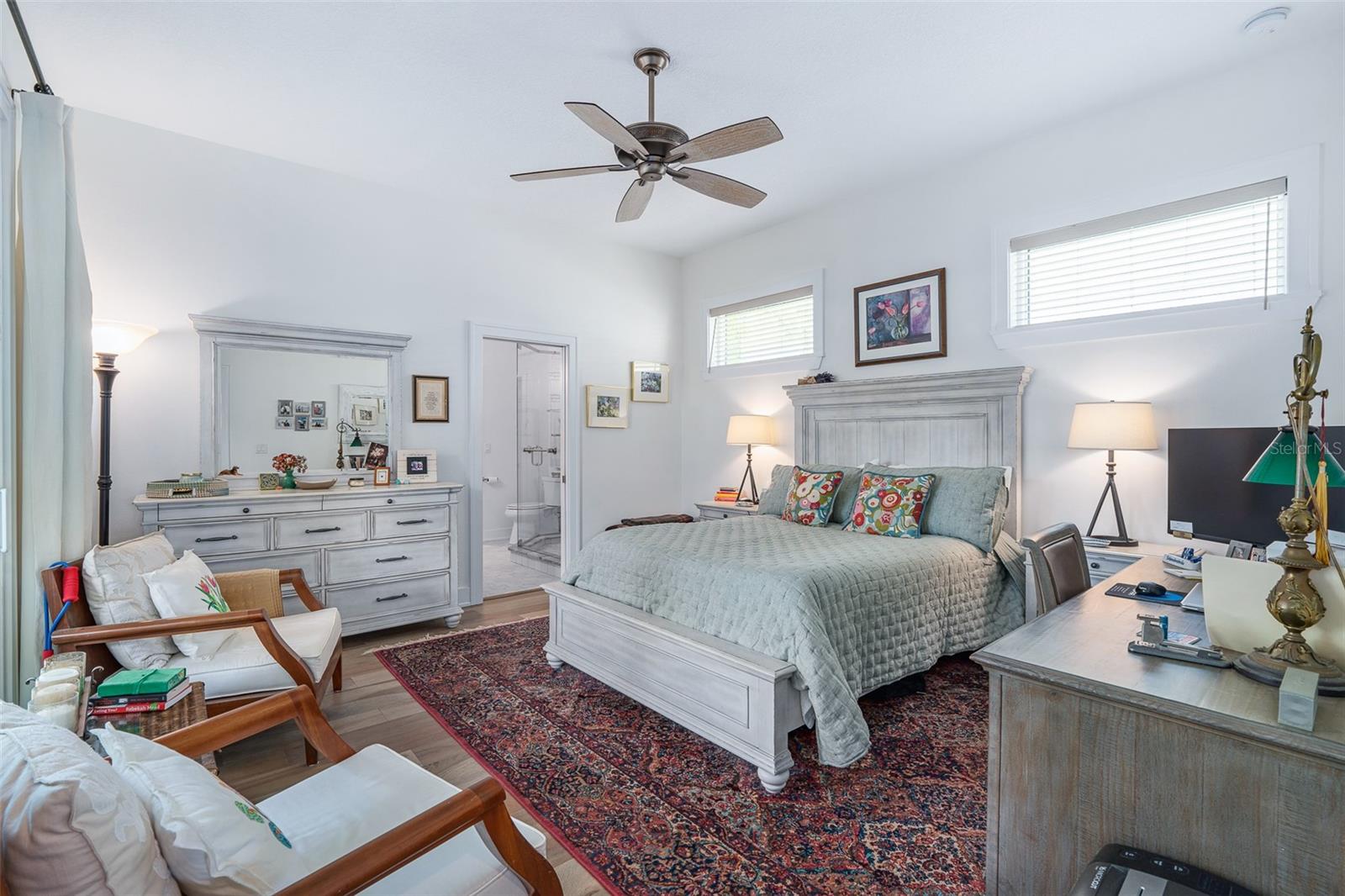 Listing photo id 17 for 1318 Riverside Drive
