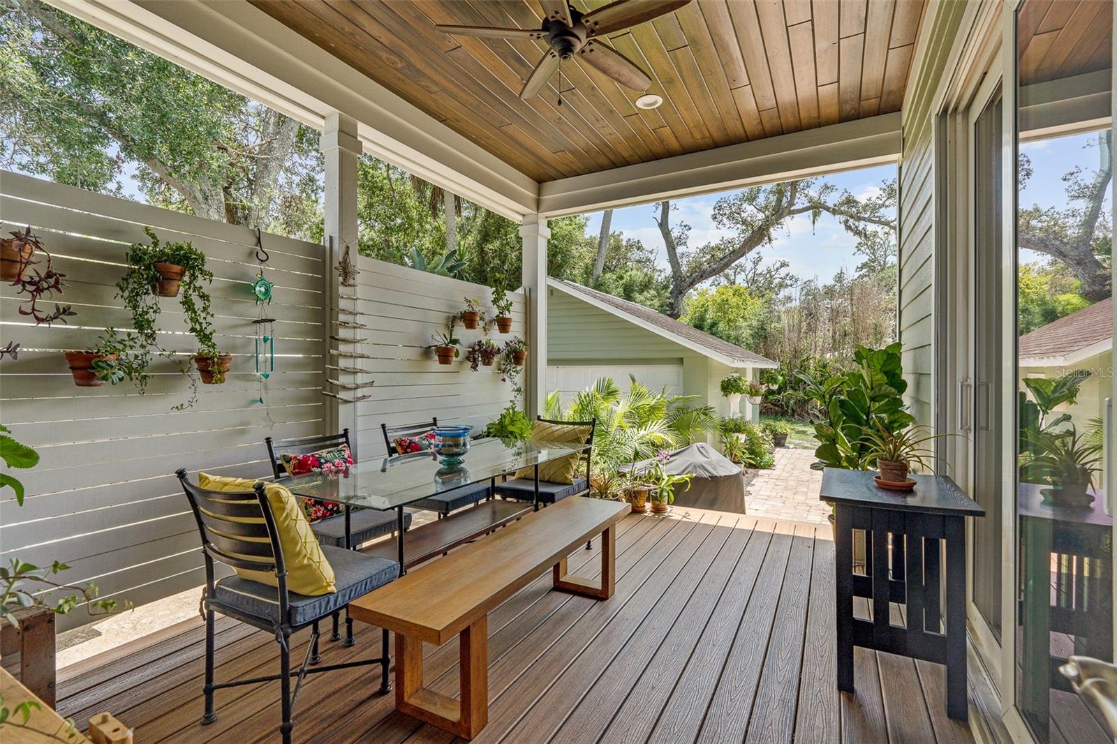 Listing photo id 31 for 1318 Riverside Drive