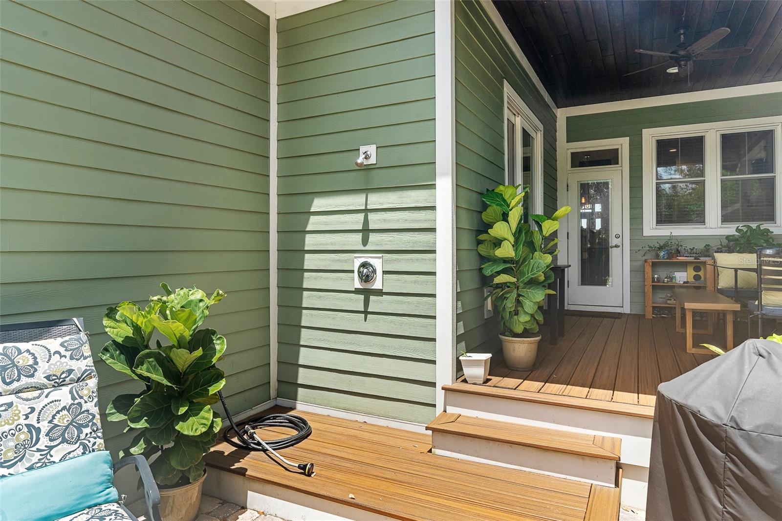 Listing photo id 33 for 1318 Riverside Drive