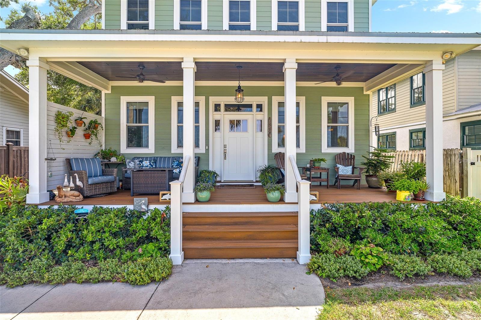 Listing photo id 2 for 1318 Riverside Drive