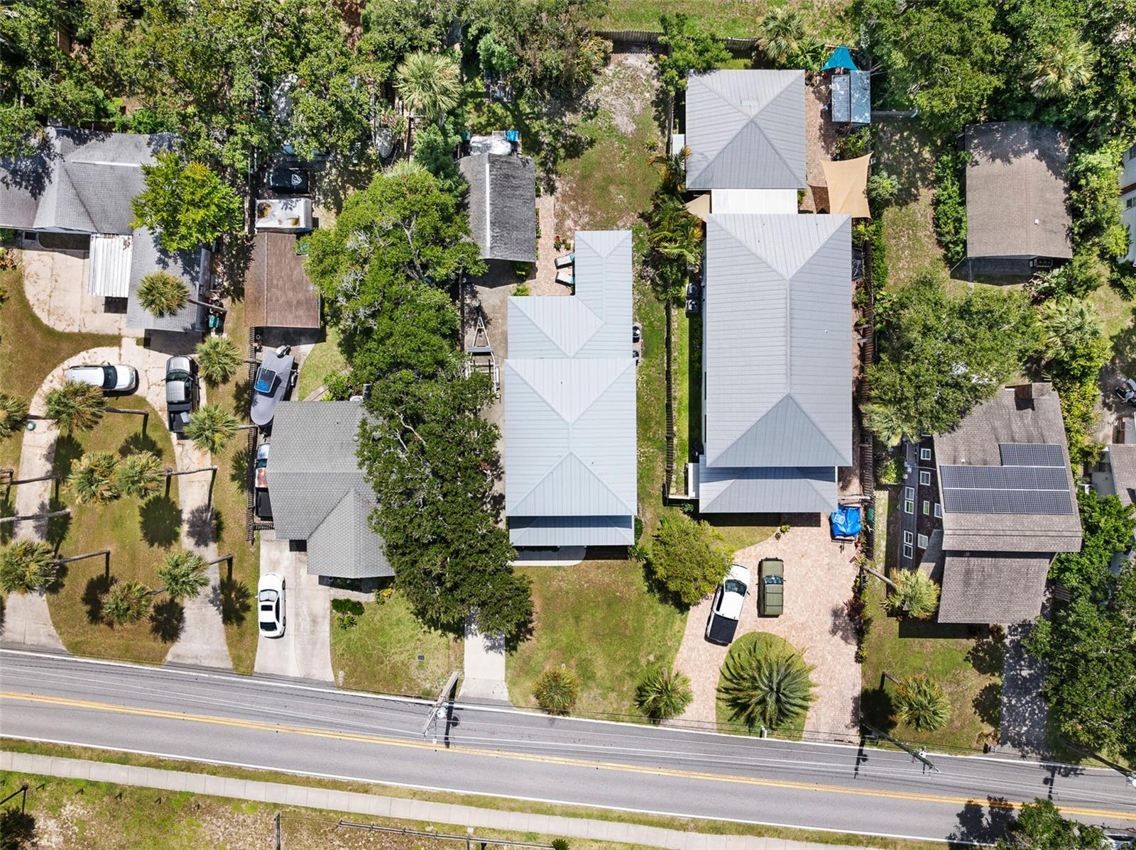 Listing photo id 42 for 1318 Riverside Drive