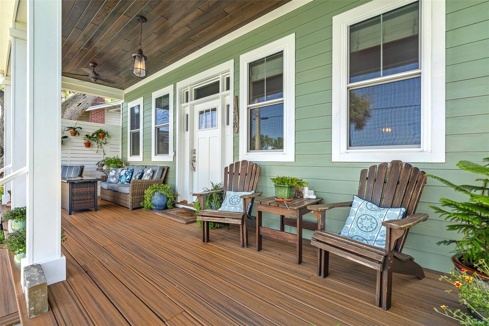 Listing photo id 3 for 1318 Riverside Drive