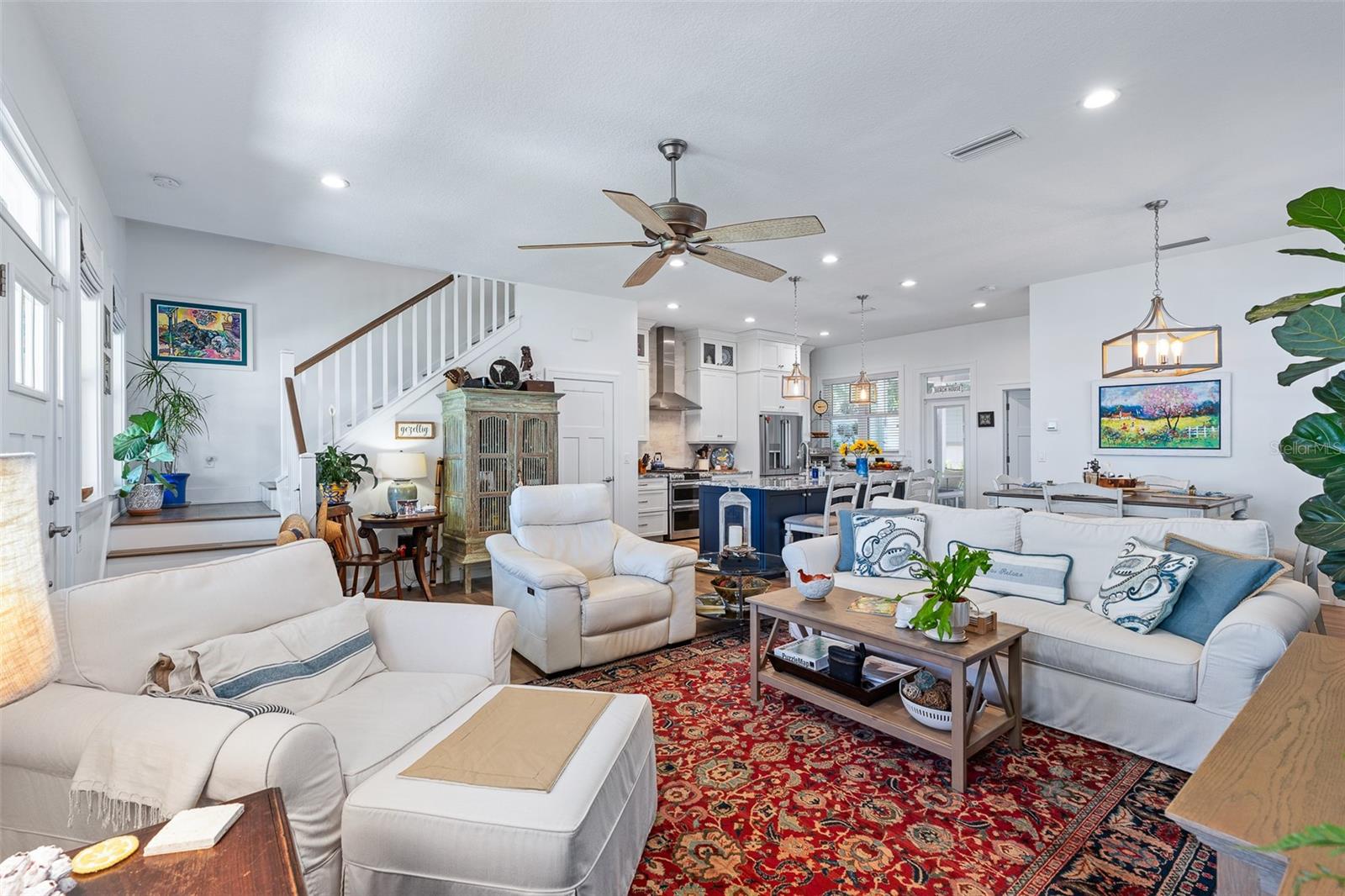 Listing photo id 7 for 1318 Riverside Drive