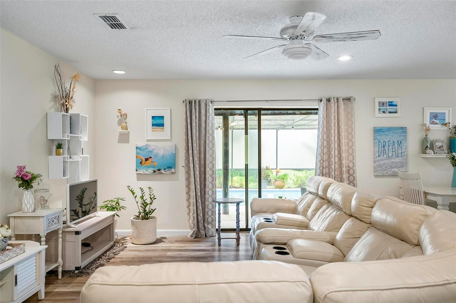 Image 3 of 40 For 230 Beechwood Lane