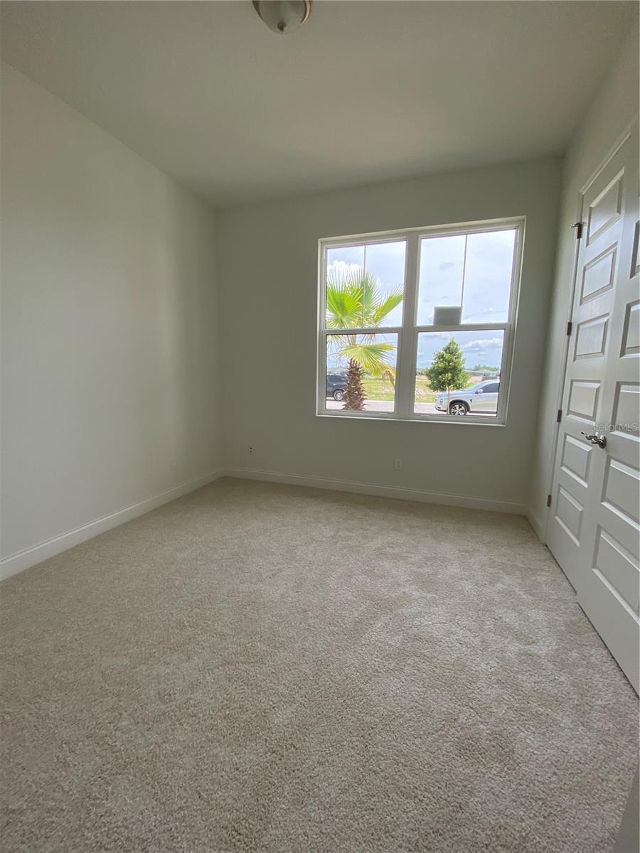 Image 10 of 19 For 958 Megano Boulevard