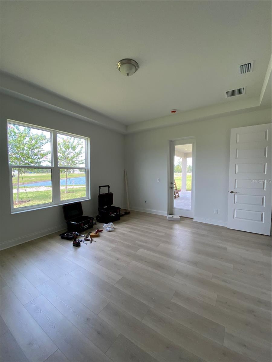 Image 14 of 19 For 958 Megano Boulevard