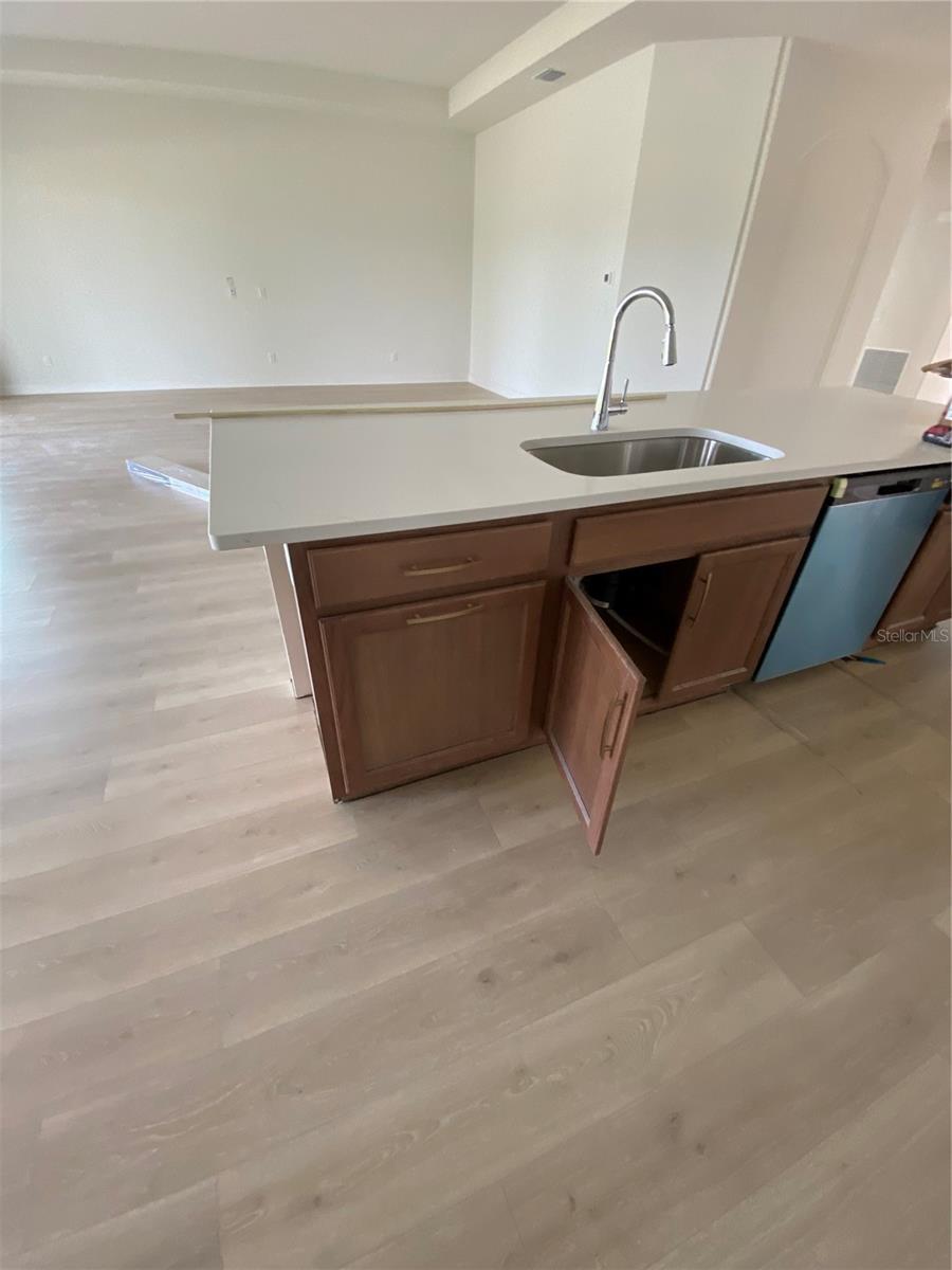 Image 15 of 19 For 958 Megano Boulevard