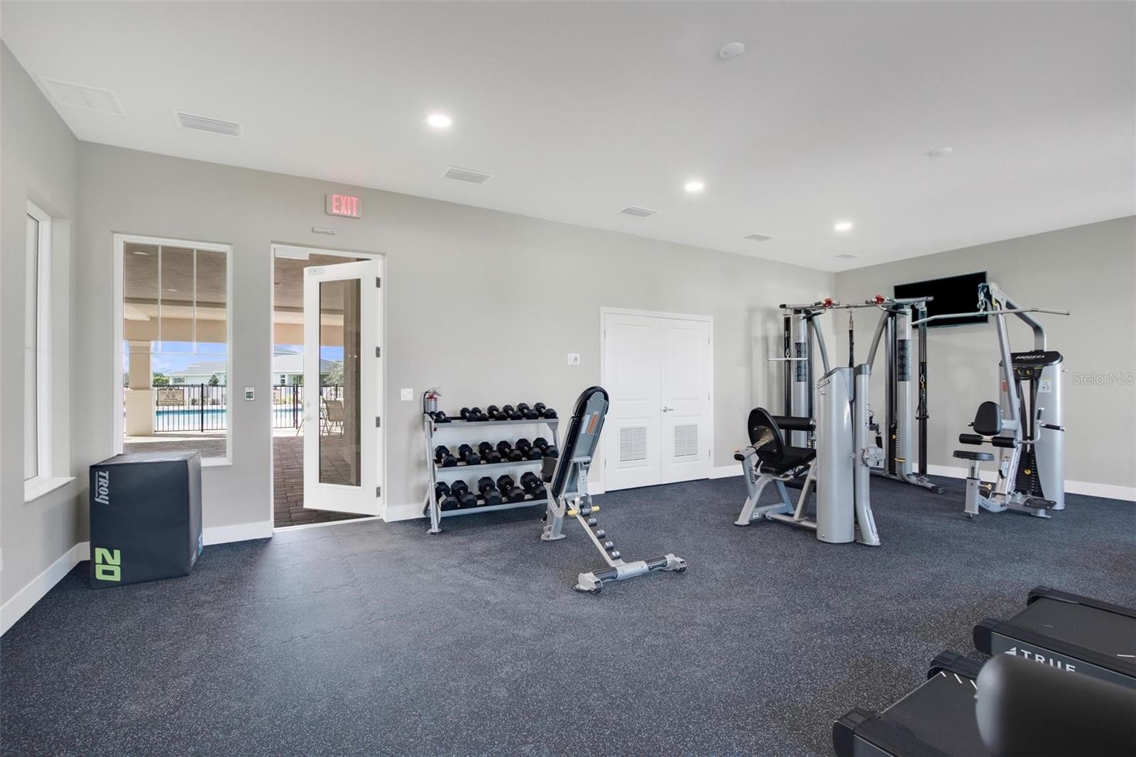 Image 21 of 27 For 958 Megano Boulevard