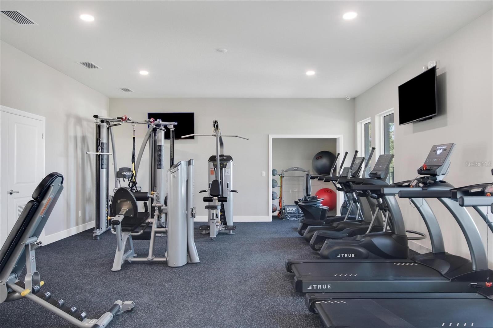 Image 22 of 27 For 958 Megano Boulevard