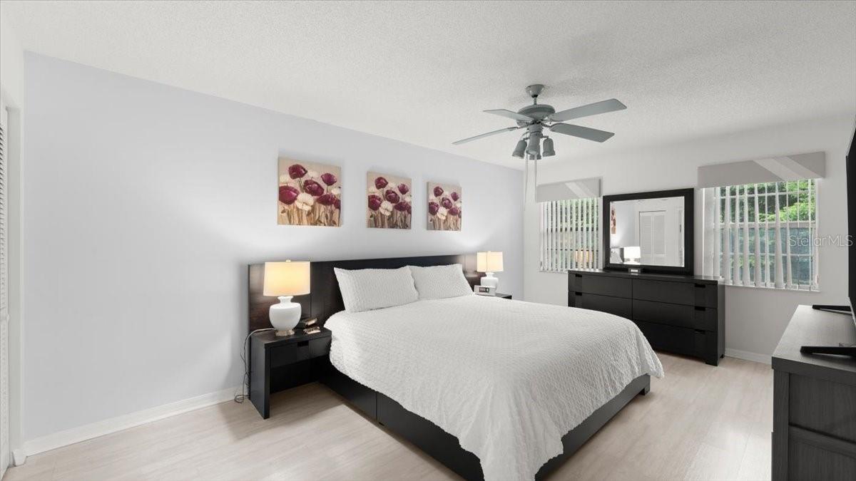 Image 13 of 63 For 124 Kingbird Circle 2040