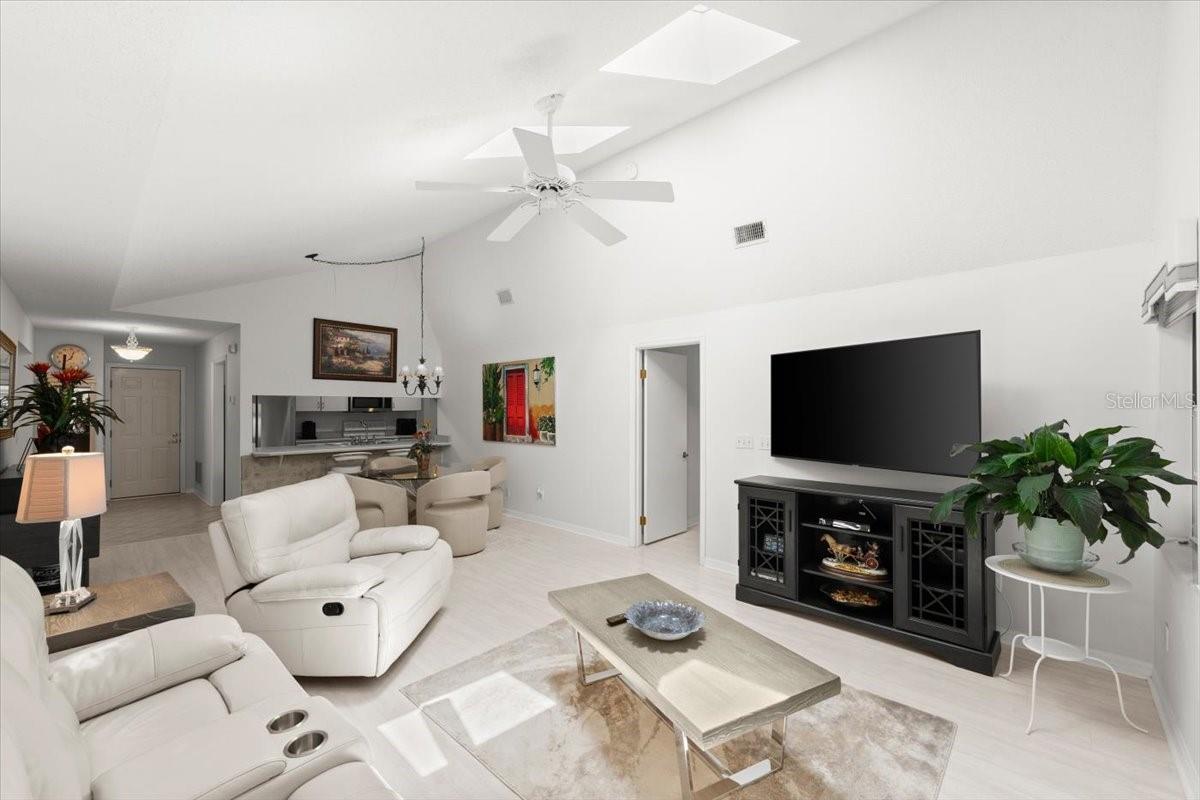 Image 6 of 63 For 124 Kingbird Circle 2040