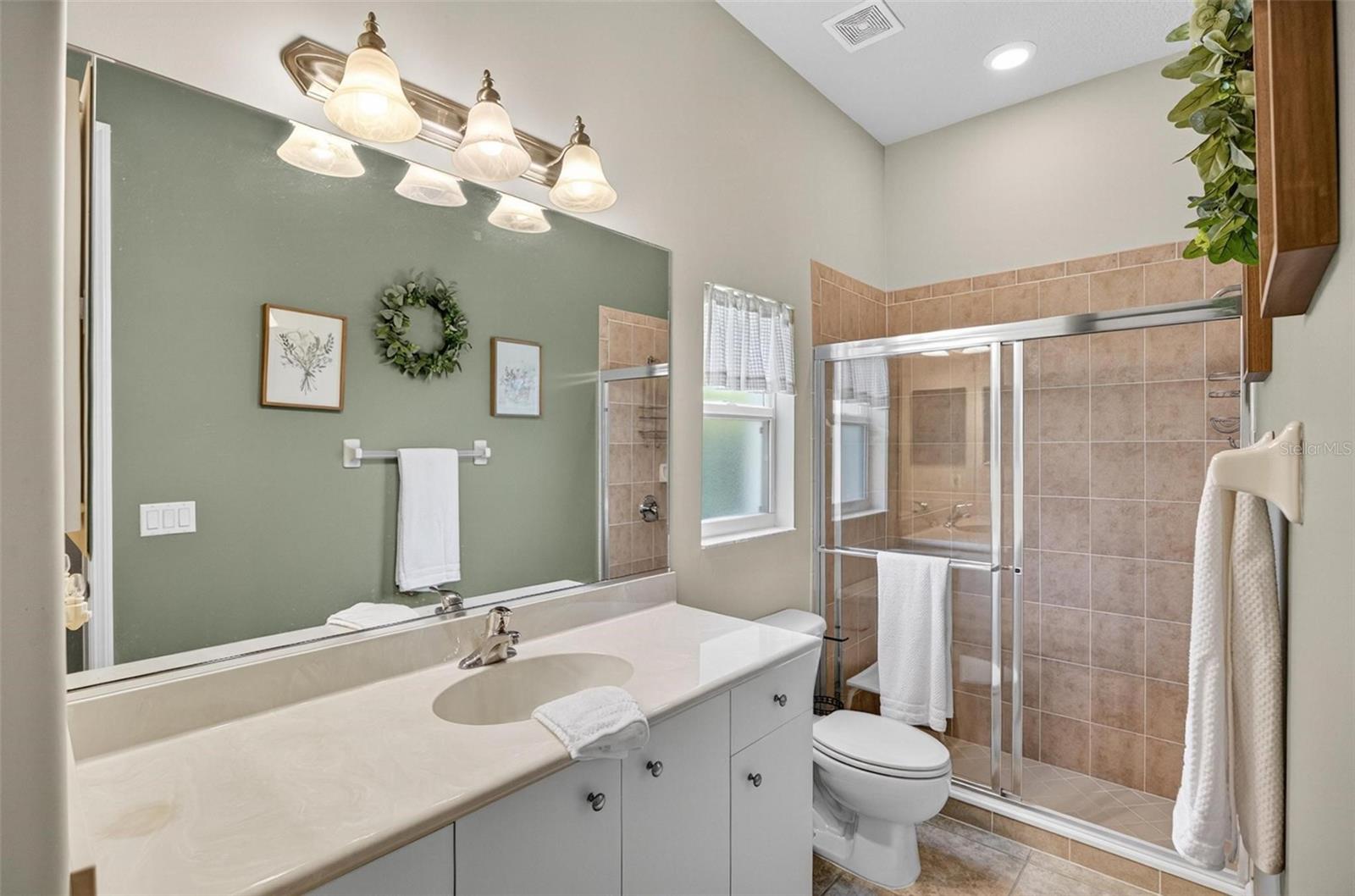 Image 38 of 46 For 8 Hidden Lake Way