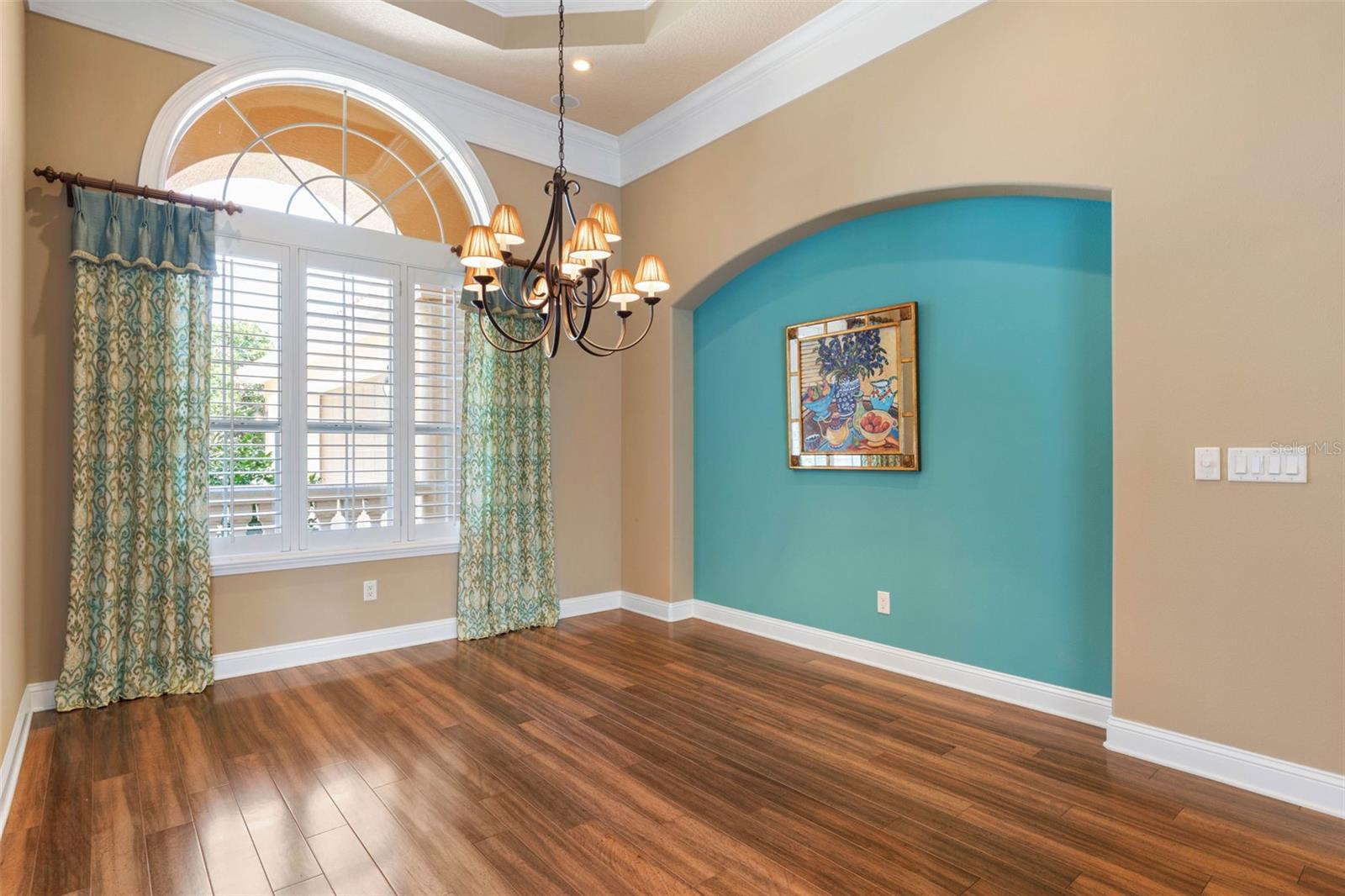 Image 12 of 100 For 30 Oak View Circle E