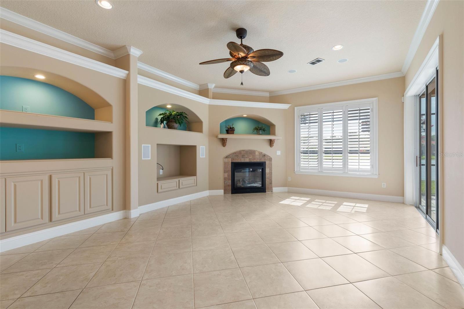 Image 13 of 100 For 30 Oak View Circle E