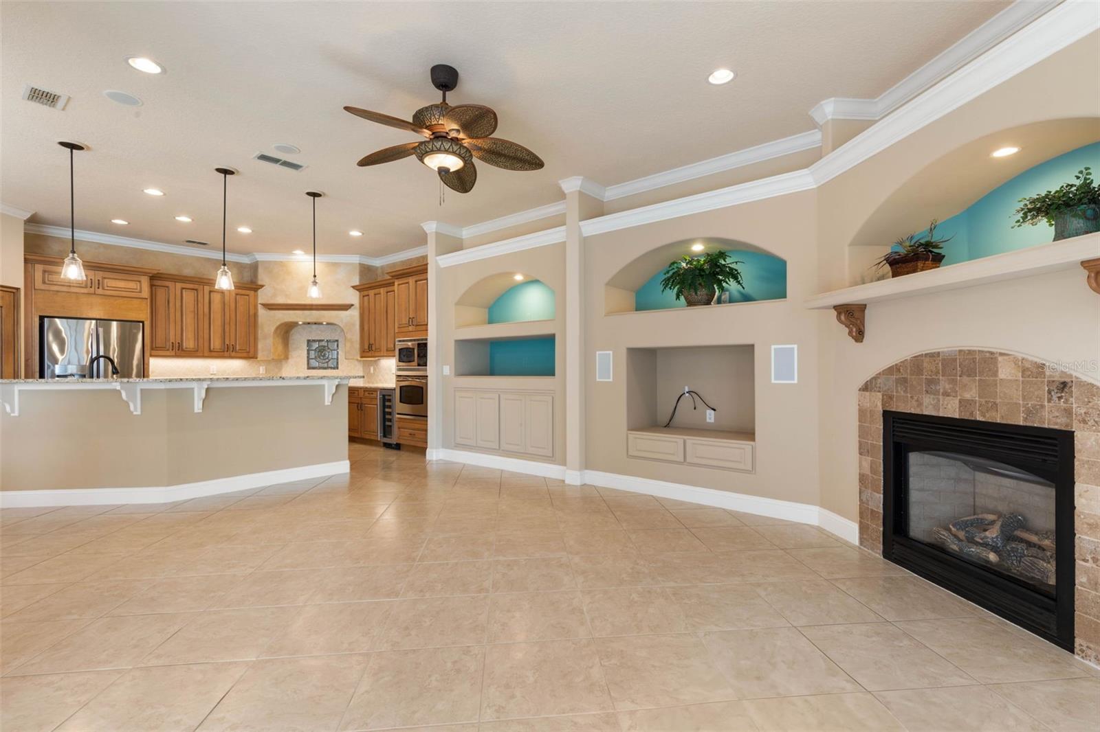 Image 18 of 100 For 30 Oak View Circle E