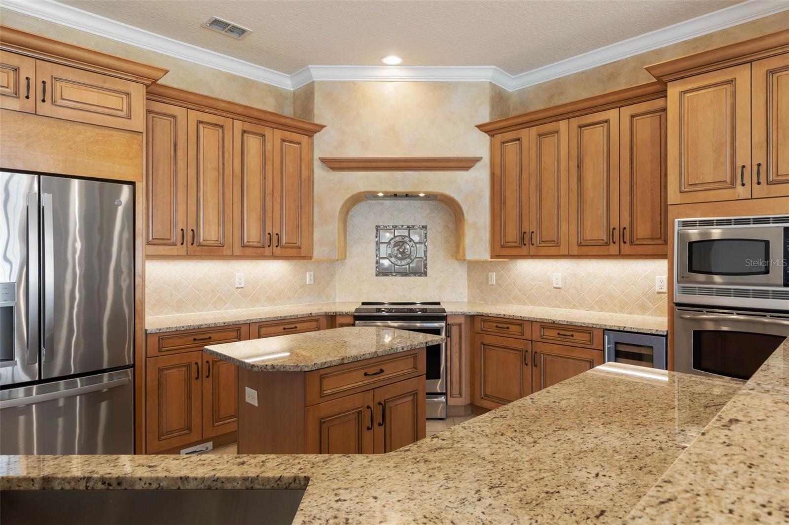 Image 20 of 100 For 30 Oak View Circle E