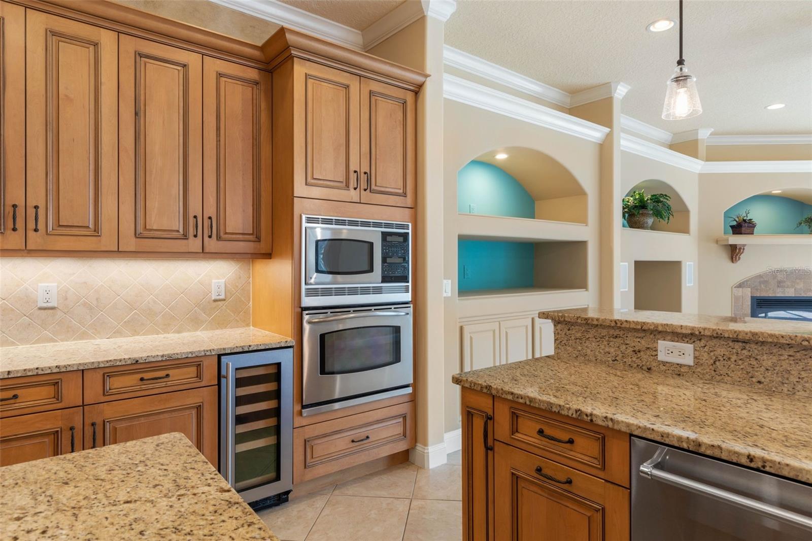 Image 21 of 100 For 30 Oak View Circle E