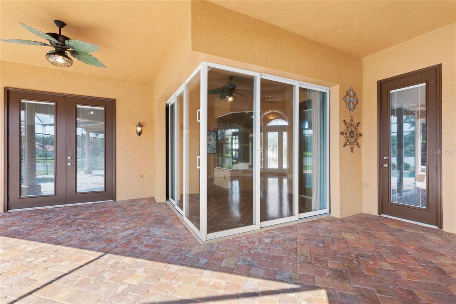 Image 24 of 100 For 30 Oak View Circle E