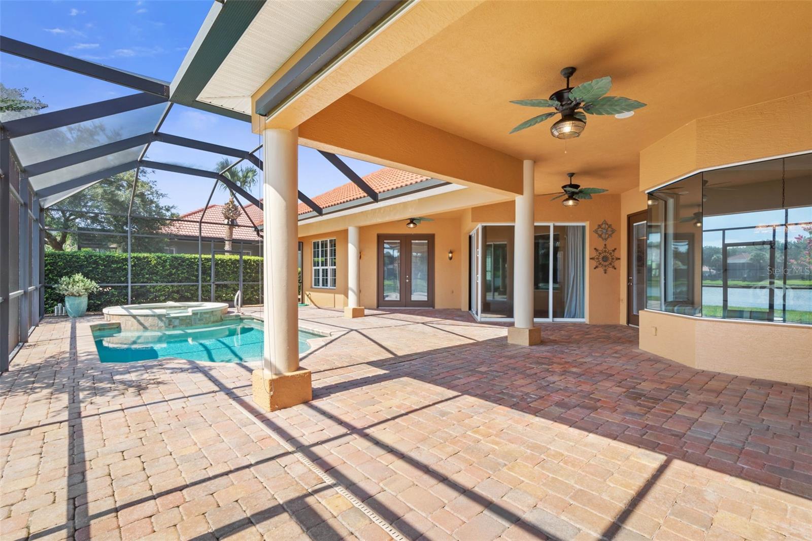 Image 31 of 100 For 30 Oak View Circle E