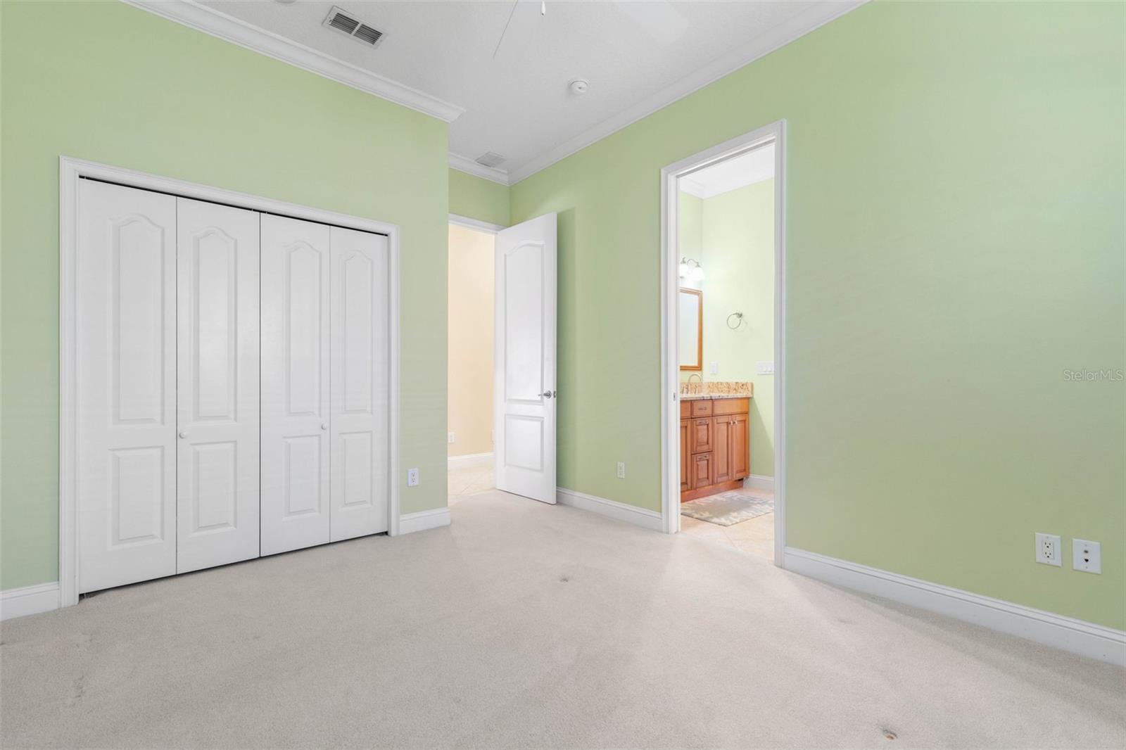 Image 47 of 100 For 30 Oak View Circle E