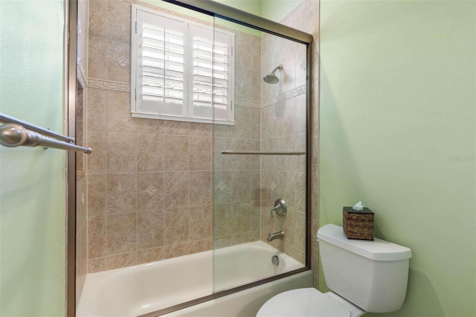 Image 49 of 100 For 30 Oak View Circle E