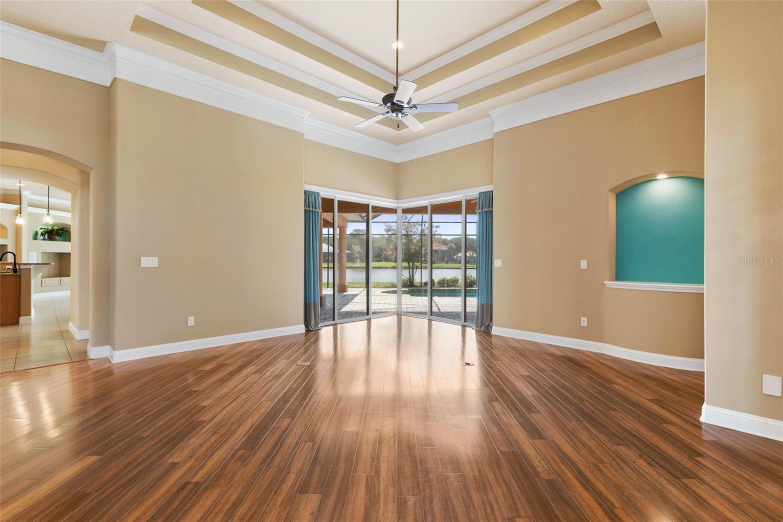 Image 8 of 100 For 30 Oak View Circle E