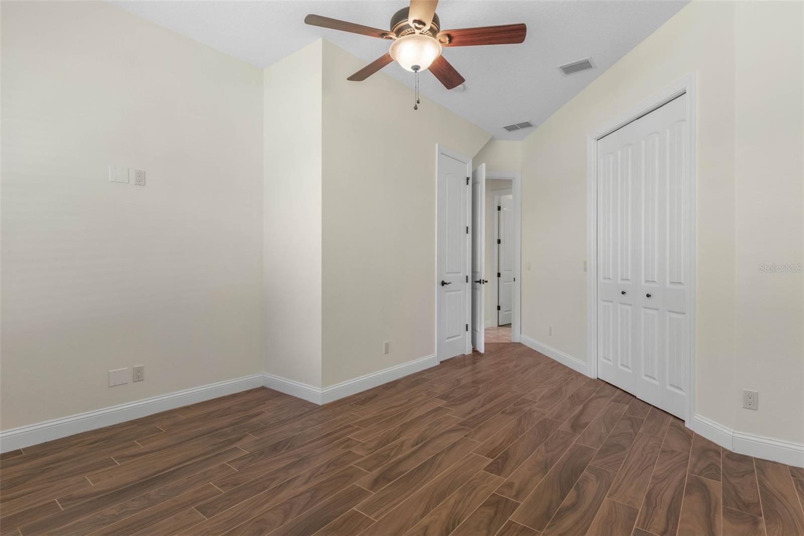 Image 32 of 100 For 7 Spanish Oaks Court