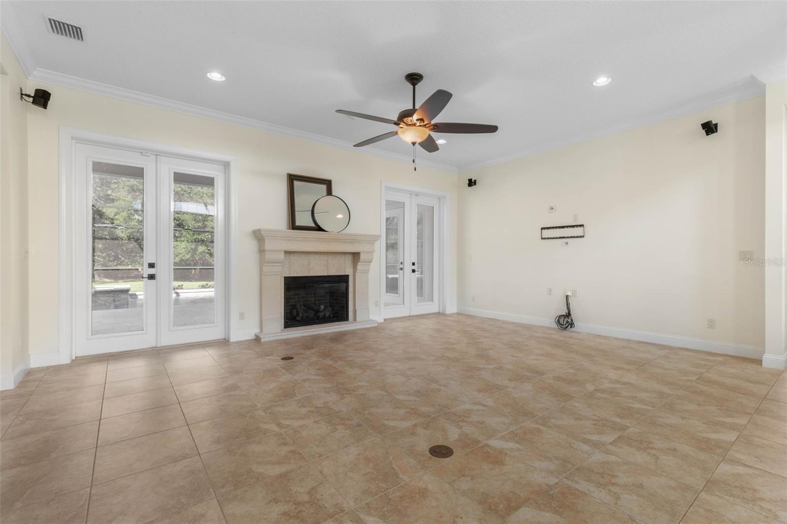 Image 9 of 100 For 7 Spanish Oaks Court