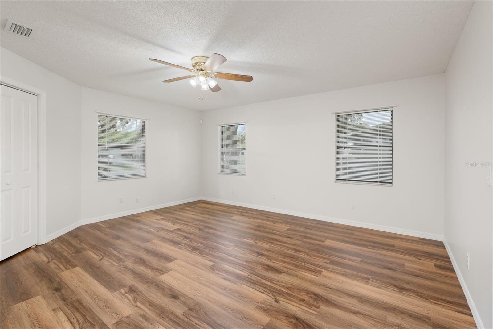 Image 16 of 42 For 1251 Cr 436  