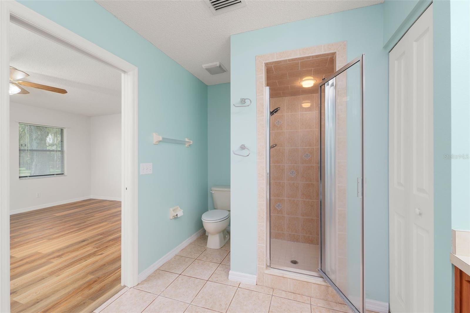 Image 19 of 42 For 1251 Cr 436  