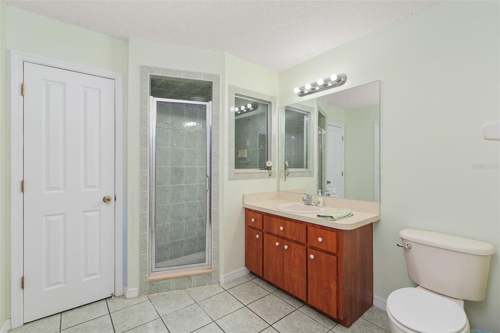 Image 23 of 42 For 1251 Cr 436  