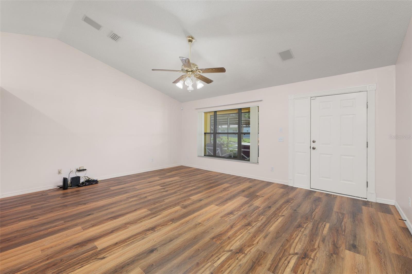 Image 8 of 42 For 1251 Cr 436  