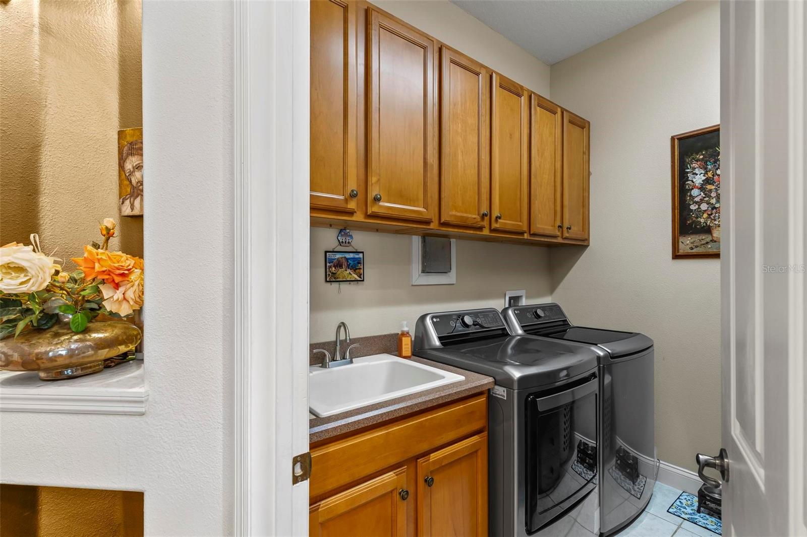 Image 30 of 76 For 98 Southlake Drive