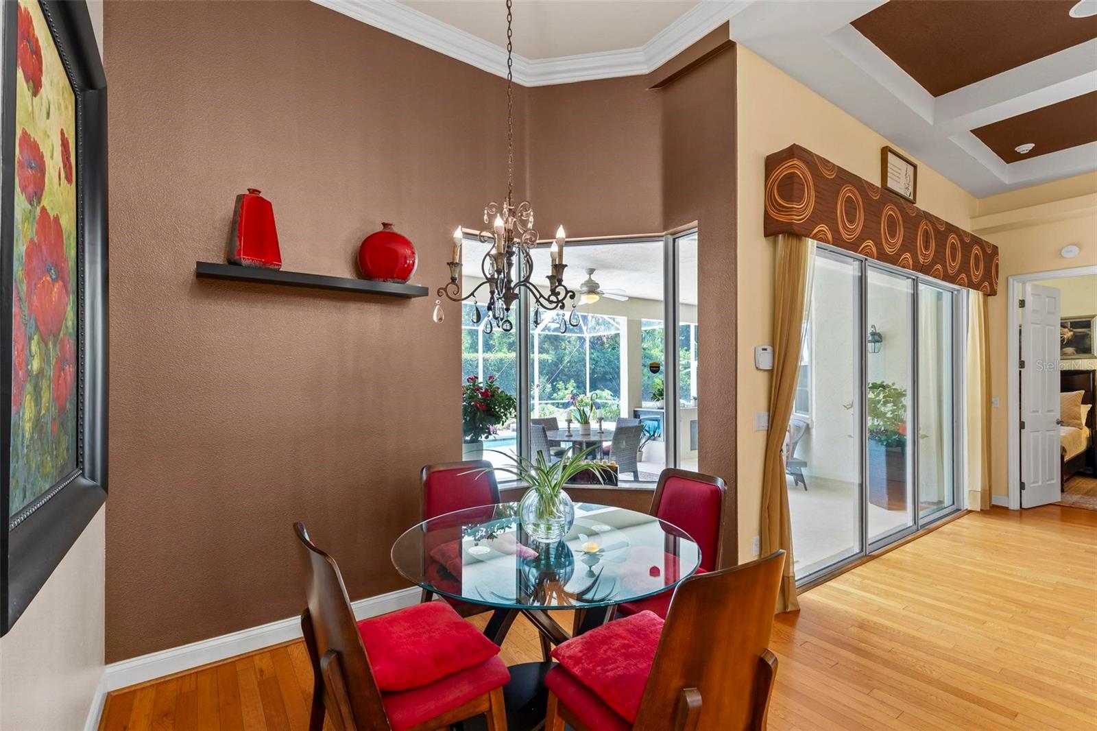 Image 32 of 76 For 98 Southlake Drive
