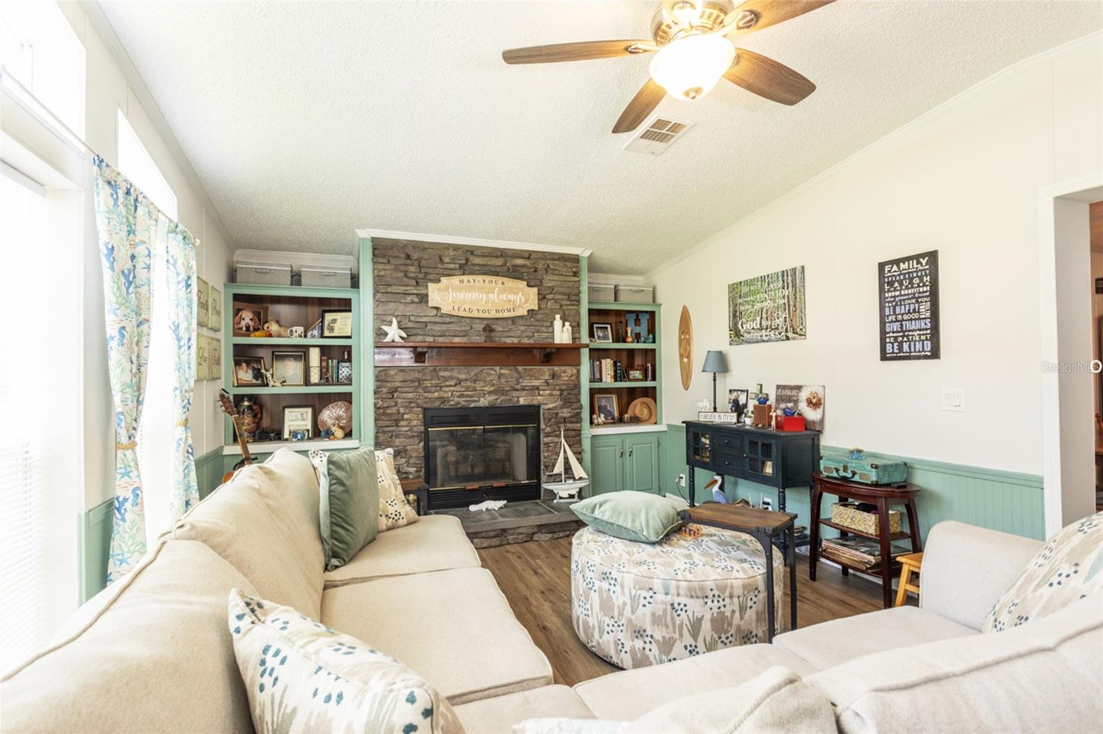 Image 10 of 48 For 1513 Mistletoe Street