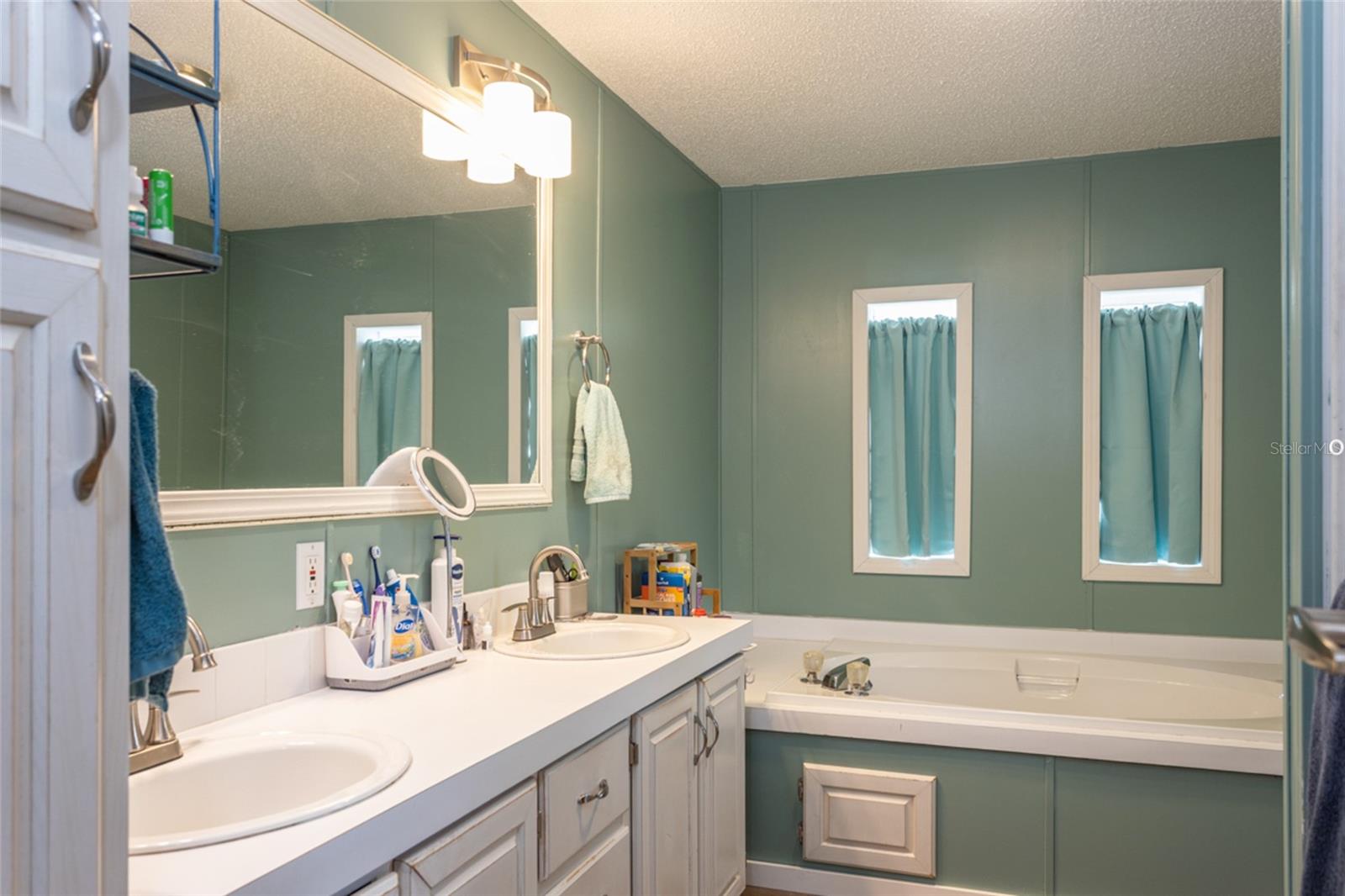 Image 17 of 48 For 1513 Mistletoe Street