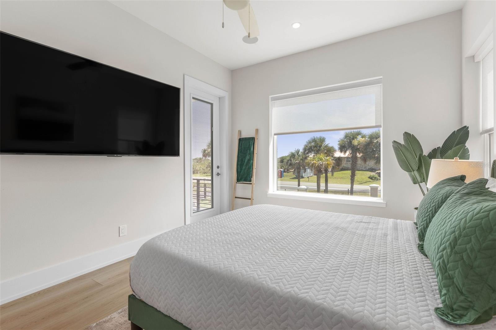 Image 40 of 71 For 3538 Ocean Shore Boulevard