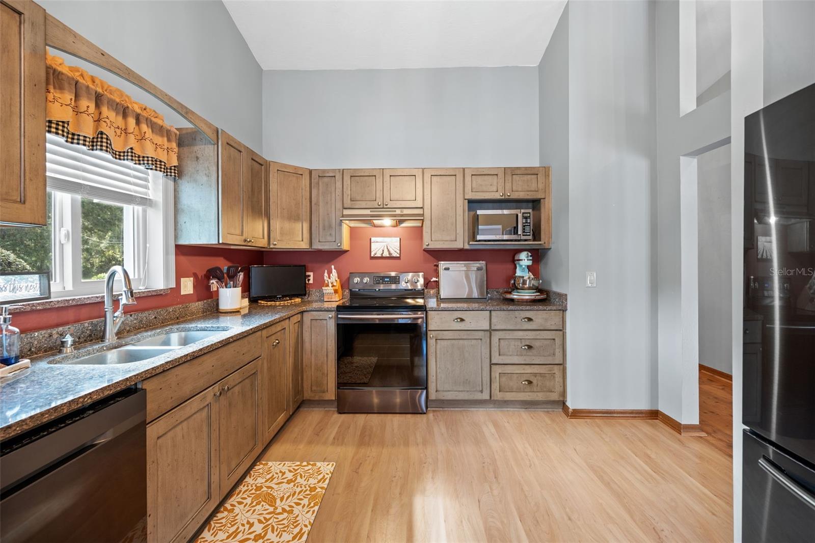 Image 13 of 67 For 918 Gallberry Court