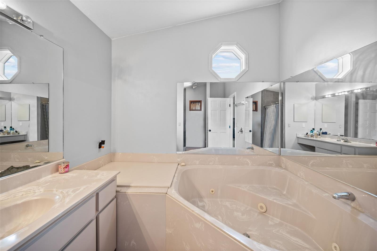 Image 25 of 67 For 918 Gallberry Court