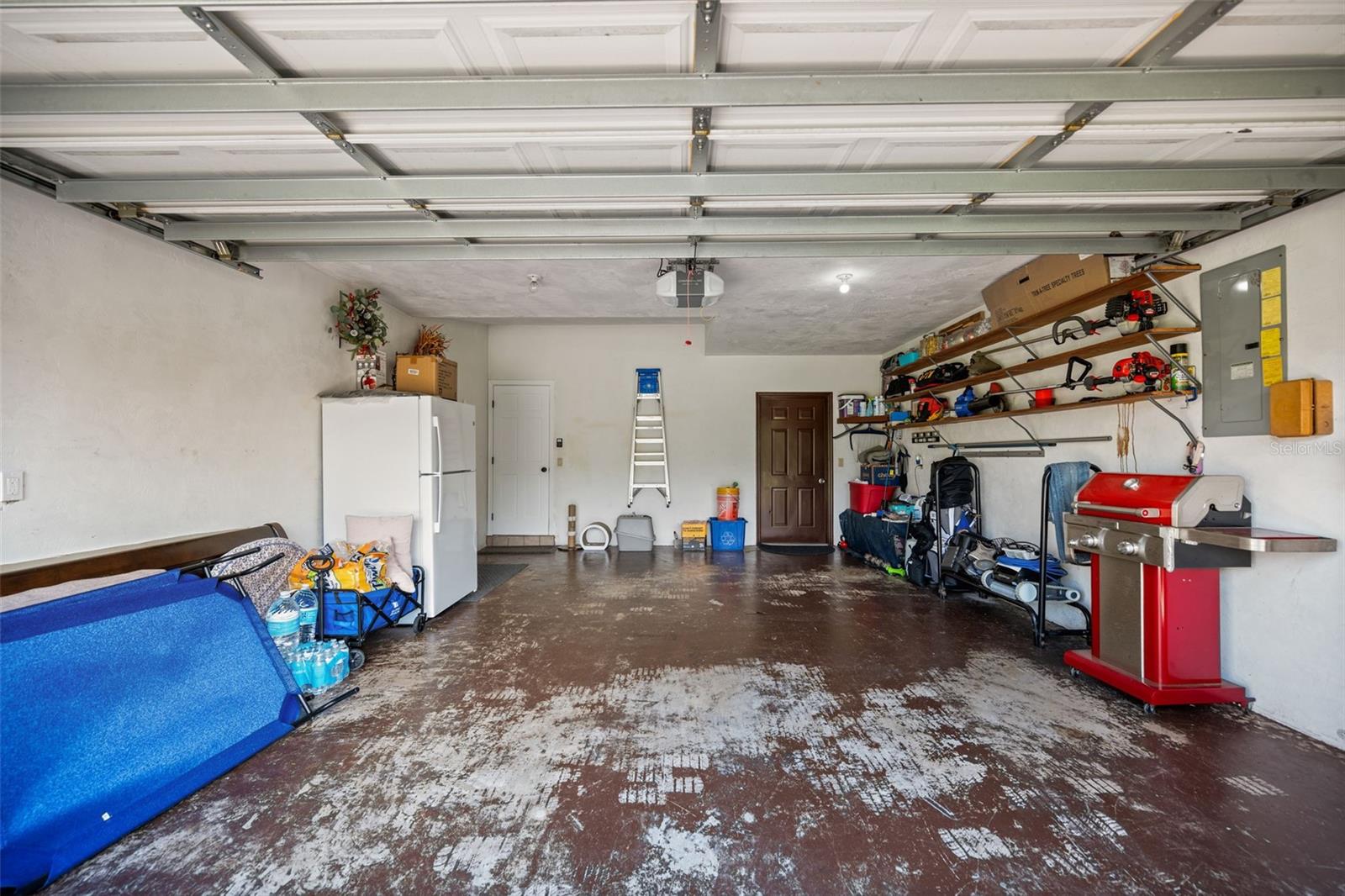 Image 37 of 67 For 918 Gallberry Court