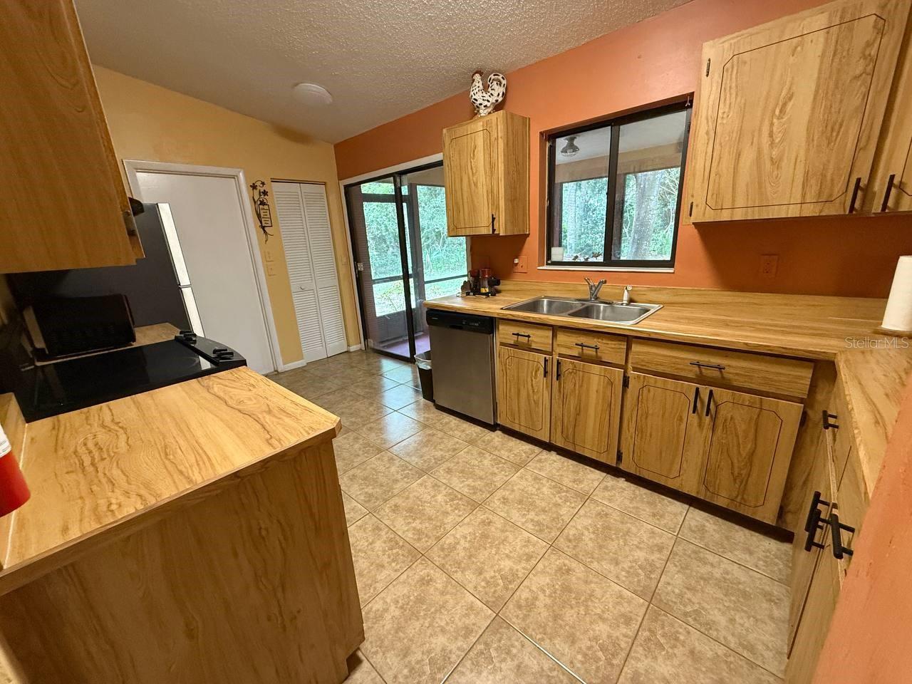Image 10 of 28 For 107 Palmwood Drive