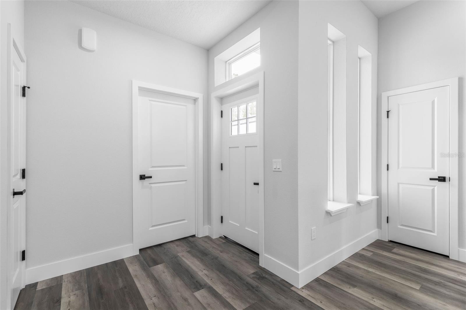 Image 33 of 41 For 76 Rickenbacker Drive