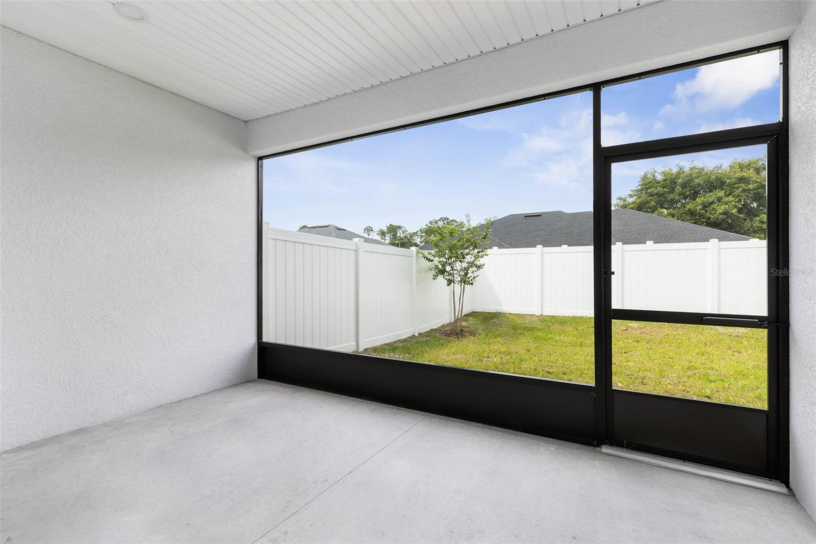 Image 36 of 41 For 76 Rickenbacker Drive