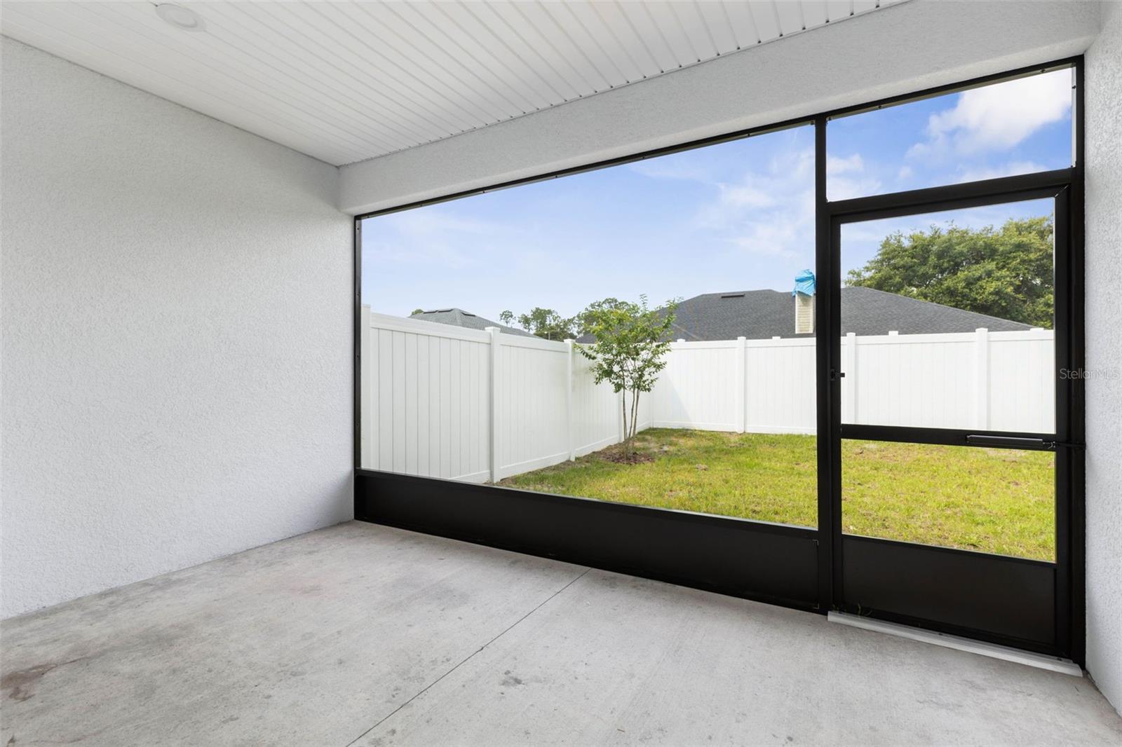 Image 37 of 41 For 76 Rickenbacker Drive
