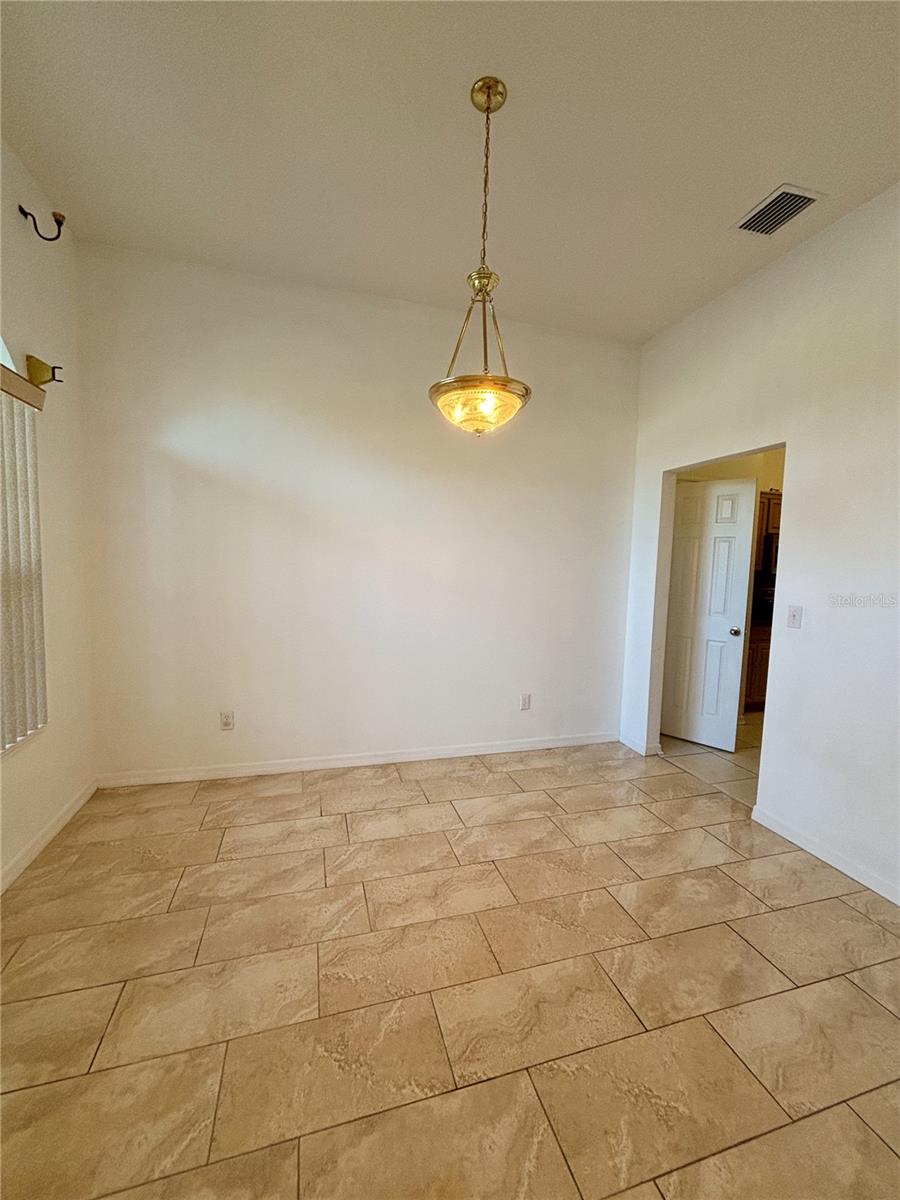 Image 3 of 19 For 4 Bud Hollow Drive