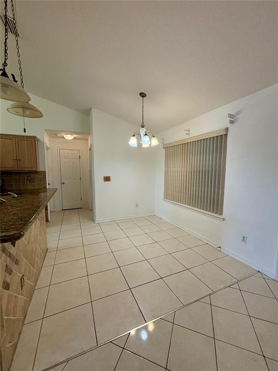 Image 5 of 19 For 4 Bud Hollow Drive