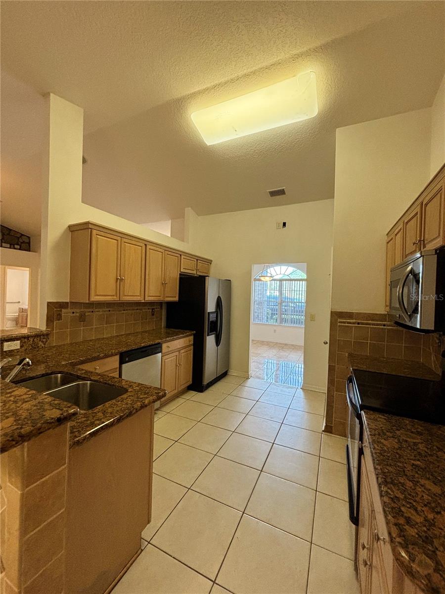 Image 8 of 19 For 4 Bud Hollow Drive