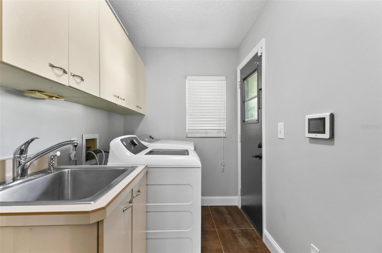 Image 68 of 100 For 3 Cedarford Court